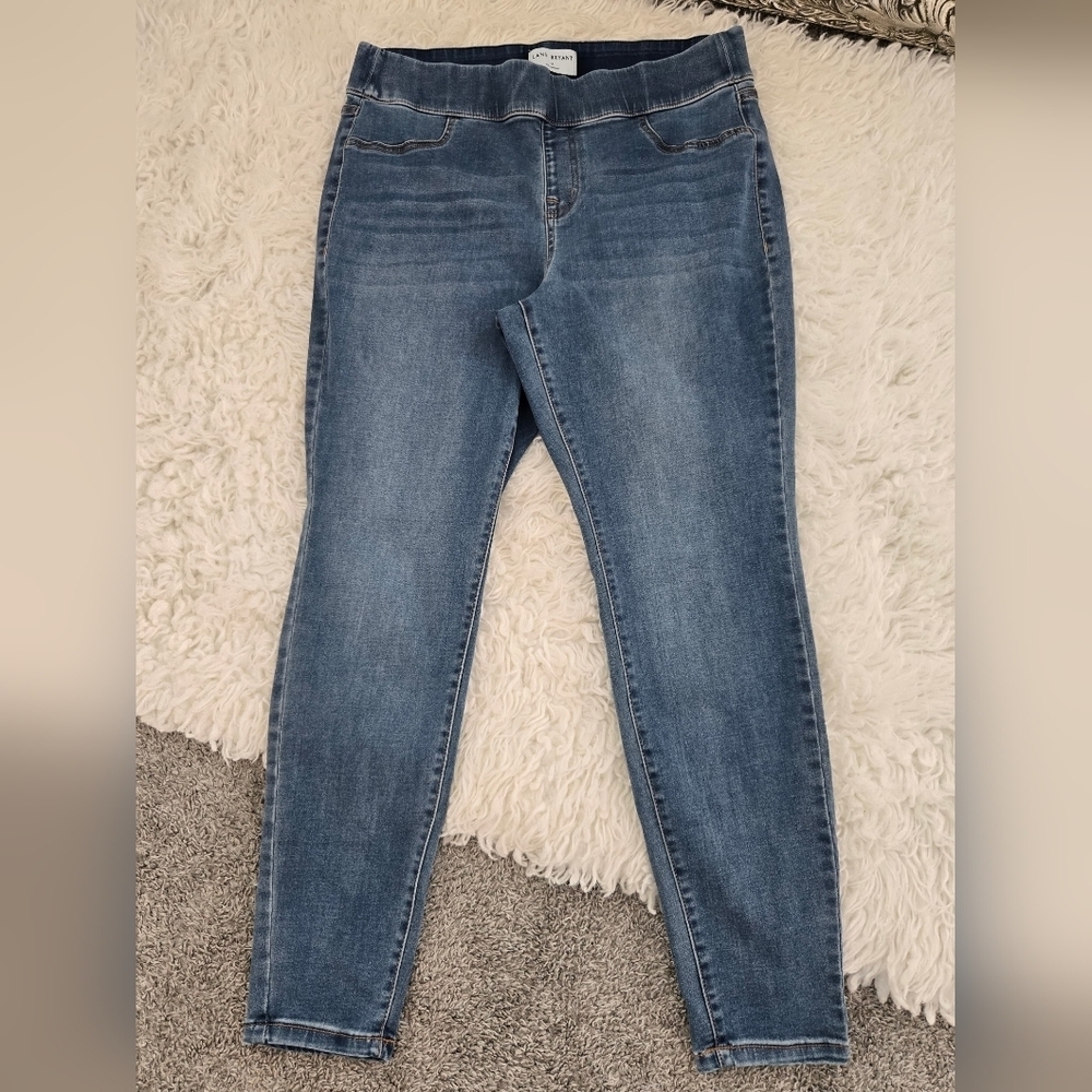 Lane Bryant High Rise Super Stretch Jegging. Size 14. Good preowned condition.